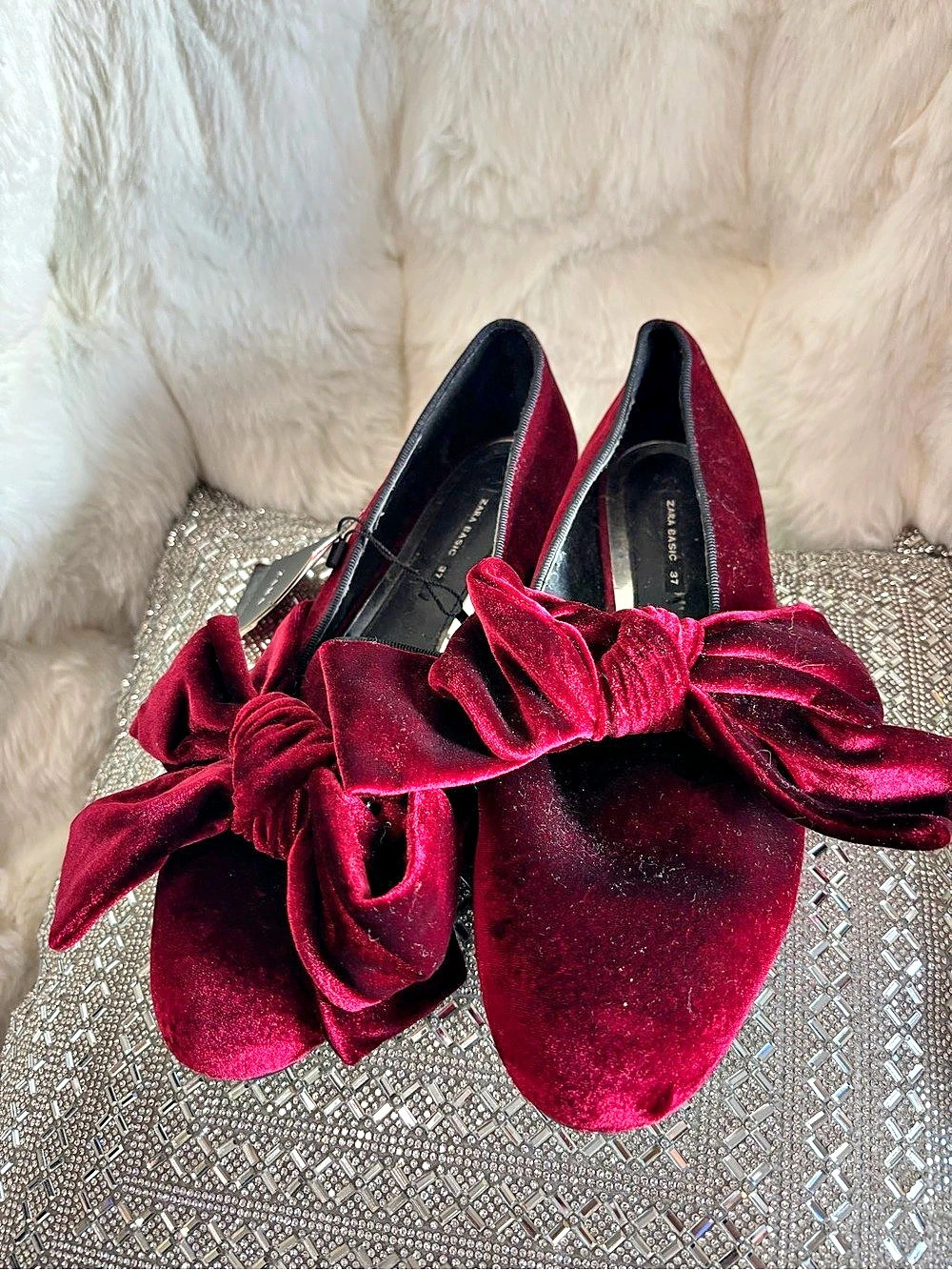 ZARA Basic Burgundy Velvet Bow Loafers Flats in Red